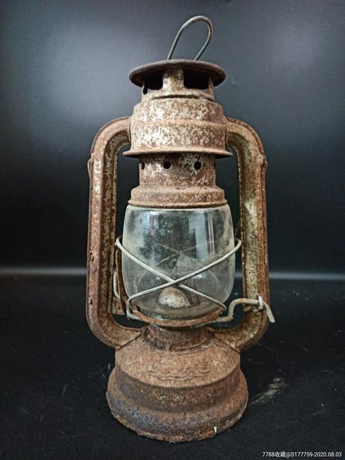 老物件老煤油灯,马灯马灯是最具有中国民间图腾意味的照明器具,器型